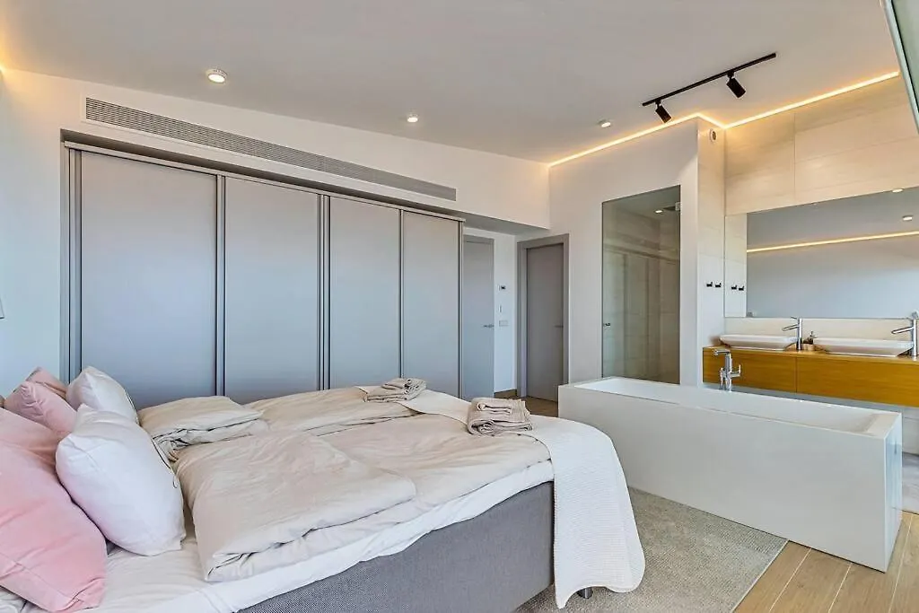 Stunning Luxurious Penthouse With Panoramic Views. Apartment Fuengirola