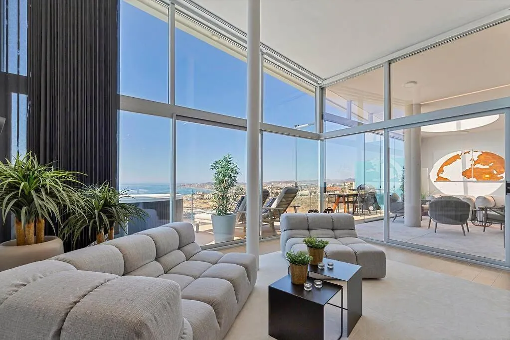 Stunning Luxurious Penthouse With Panoramic Views. Apartment Fuengirola